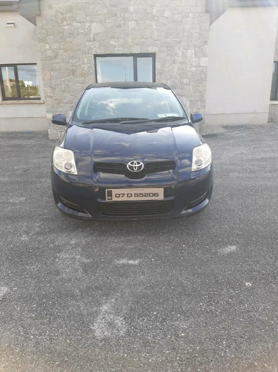 Toyota Auris 1.4 petrol - Image 1