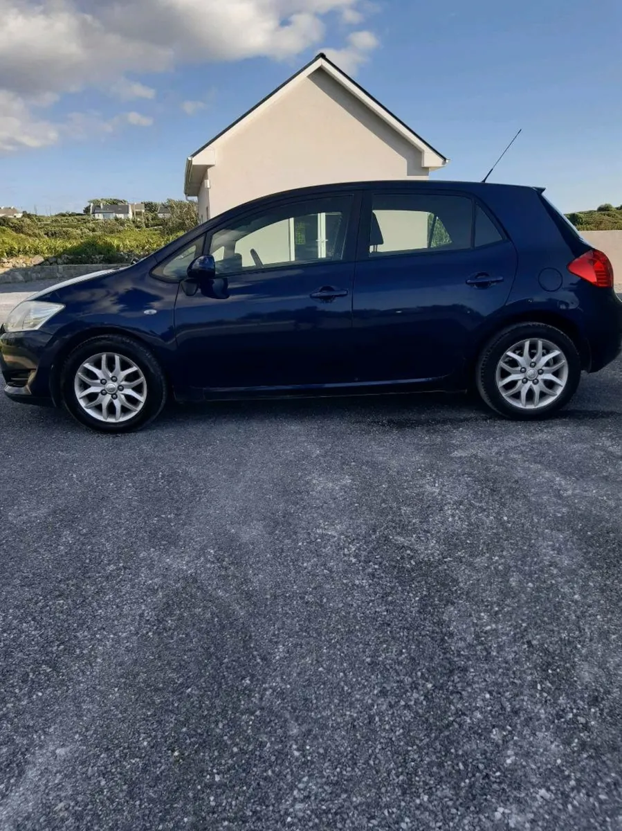Toyota Auris 1.4 petrol - Image 4