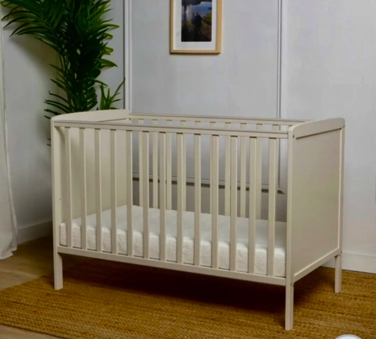 Baby cot - Image 1
