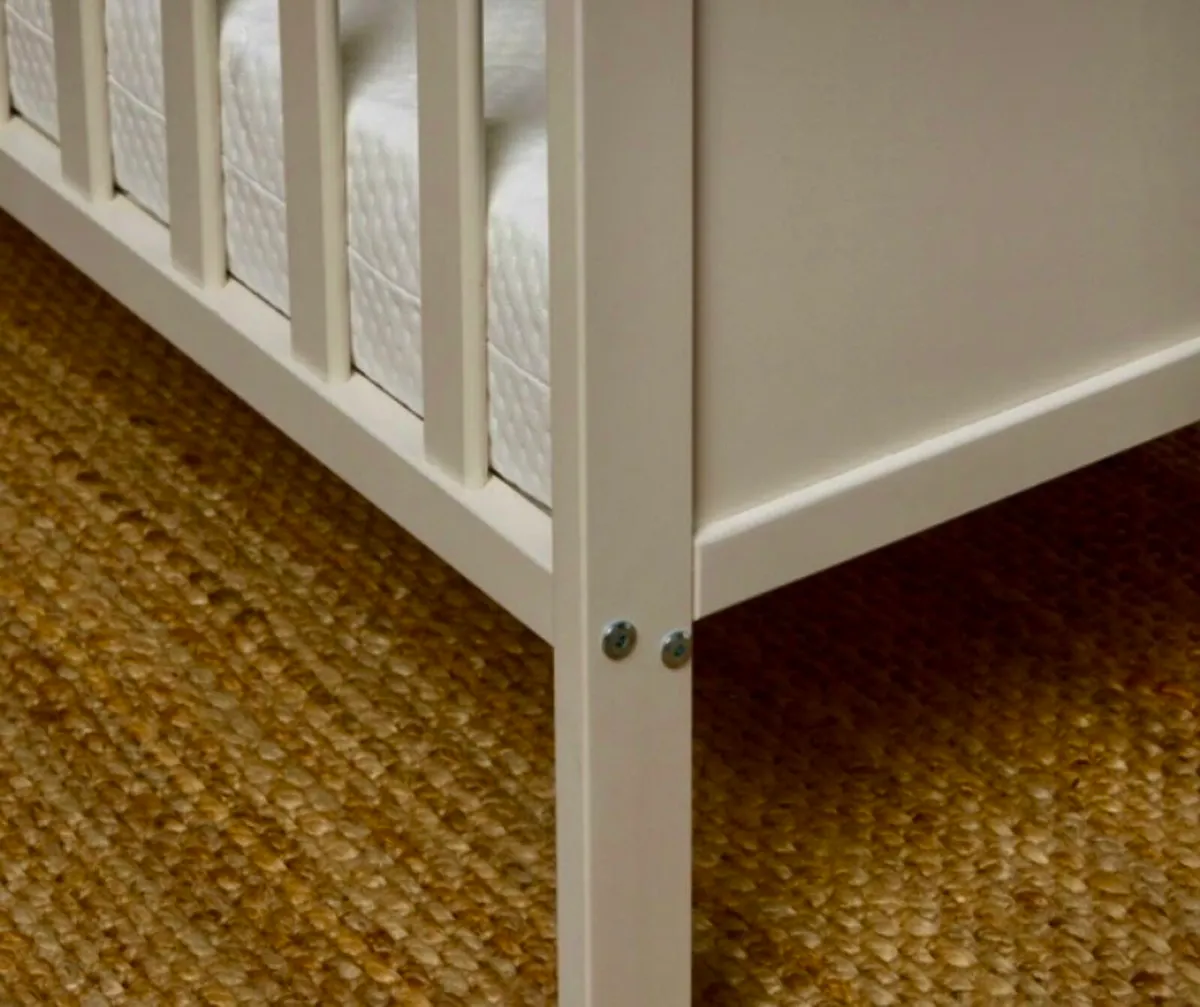 Baby cot - Image 2