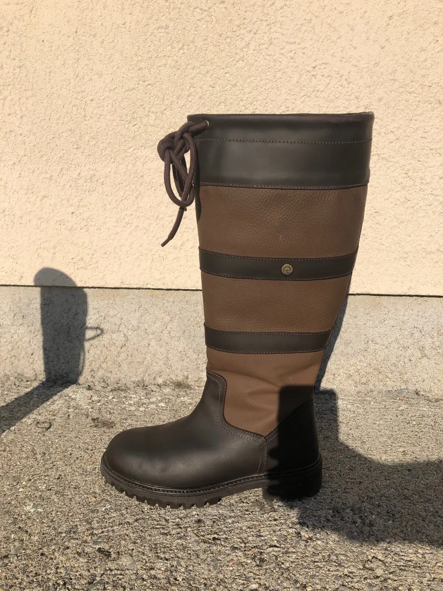 boots - Image 2