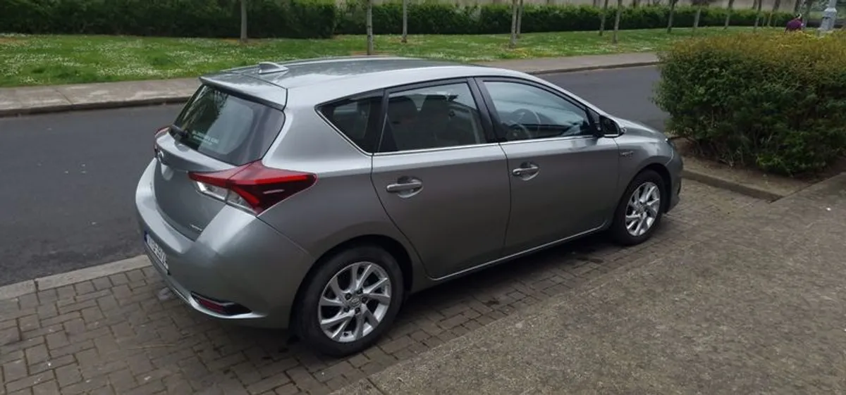 2017 Toyota Auris - Image 3