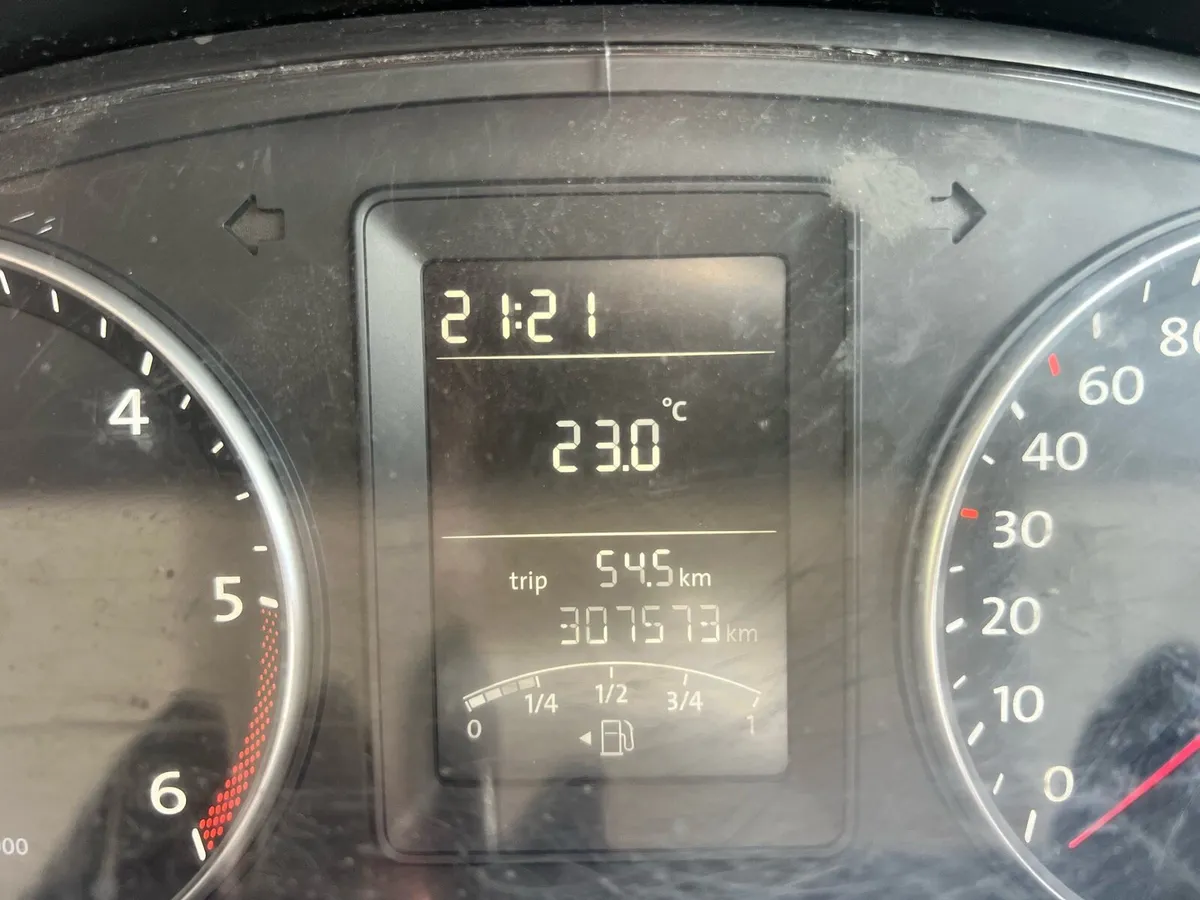 VW Transporter T5.1 - Image 2