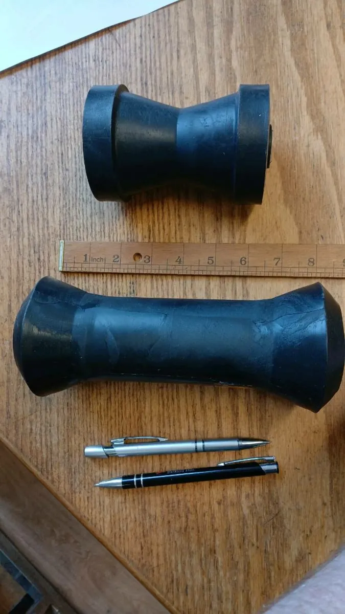 Rollers for boat trailer - Image 2