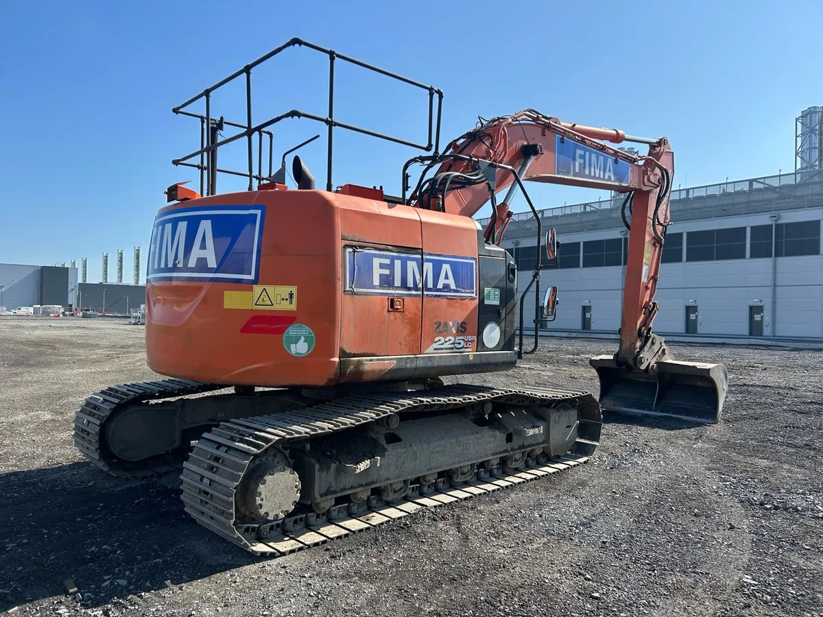 Hitachi 225 excavator - Image 3