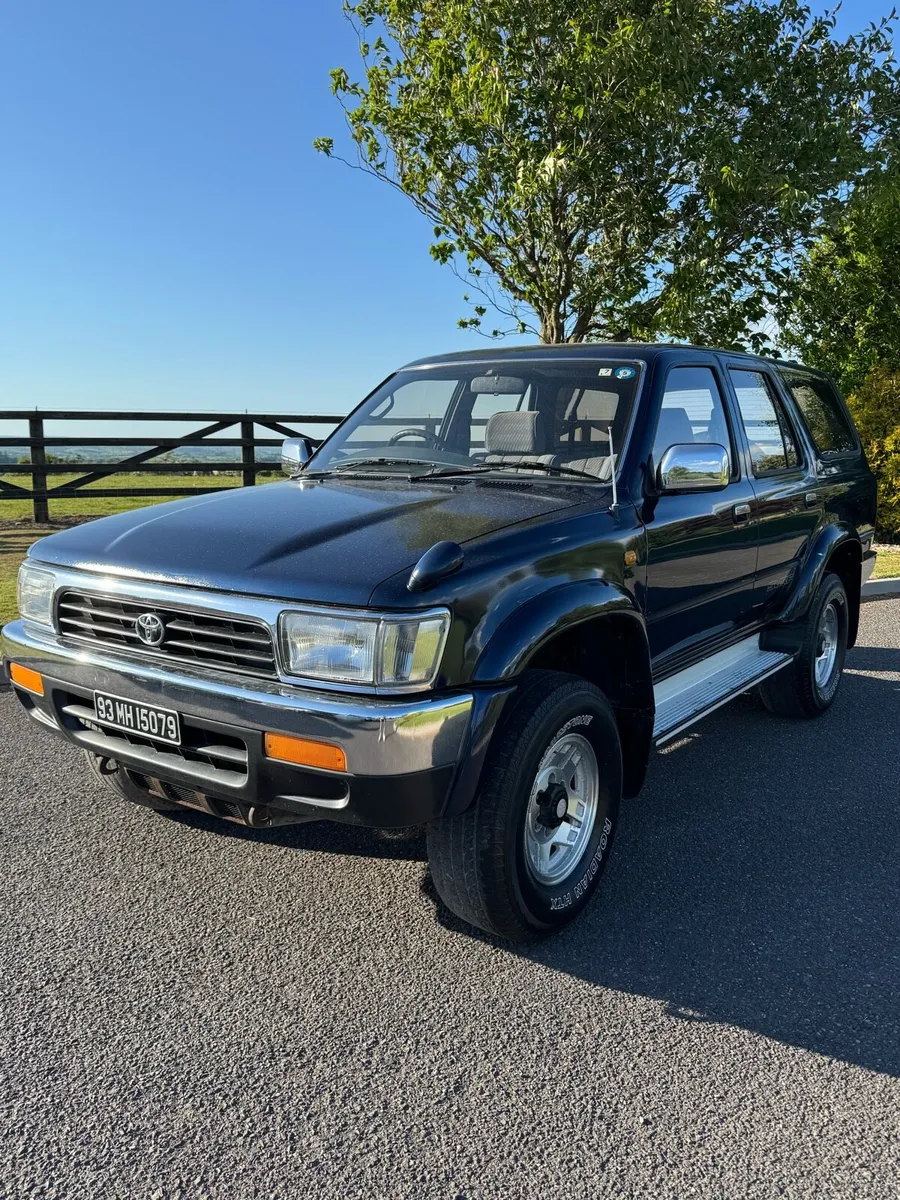 Hilux Surf 1993 vintage - Image 2