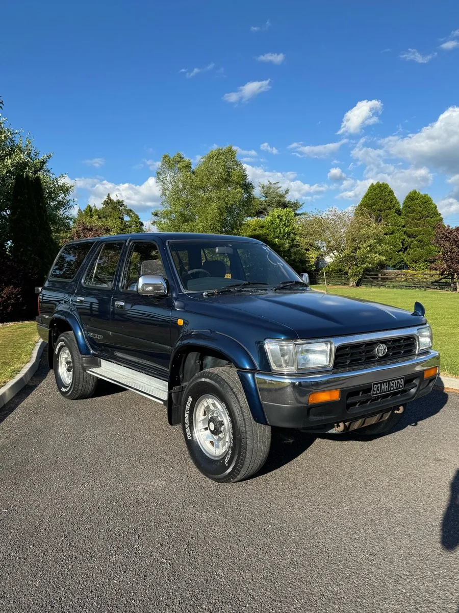 Hilux Surf 1993 vintage - Image 1