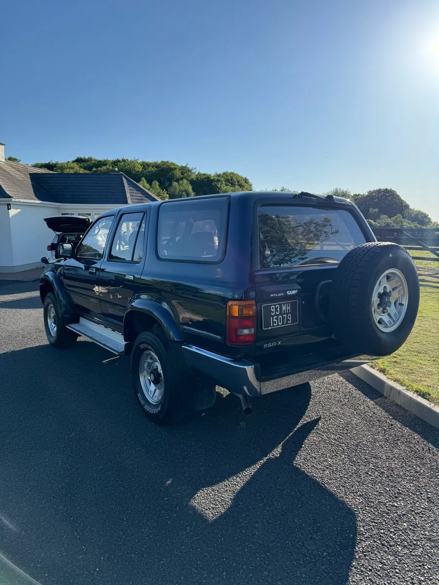 Hilux Surf 1993 vintage - Image 3