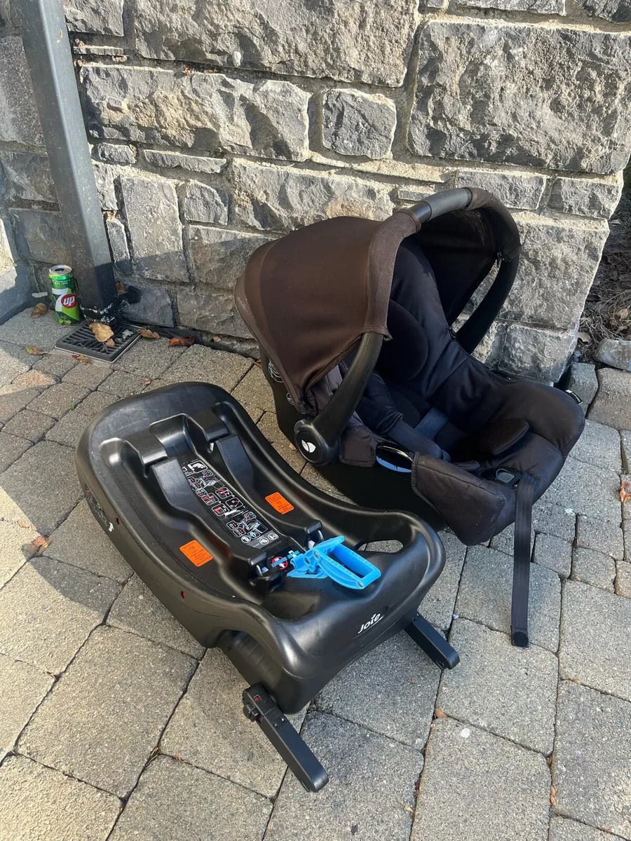 Car seat - Image 1