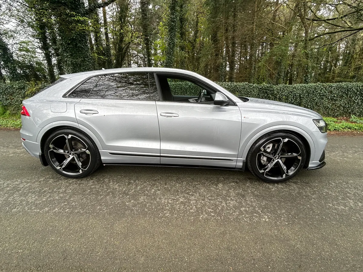 192 AUDI Q8 45TDI S LINE SILVER FINANCE AVAILABLE - Image 3