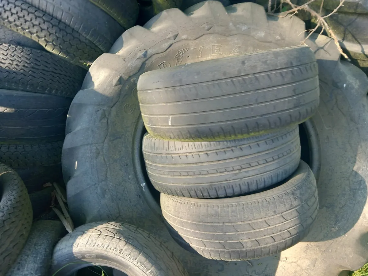 Tyres for tractor and silage pit - Image 3