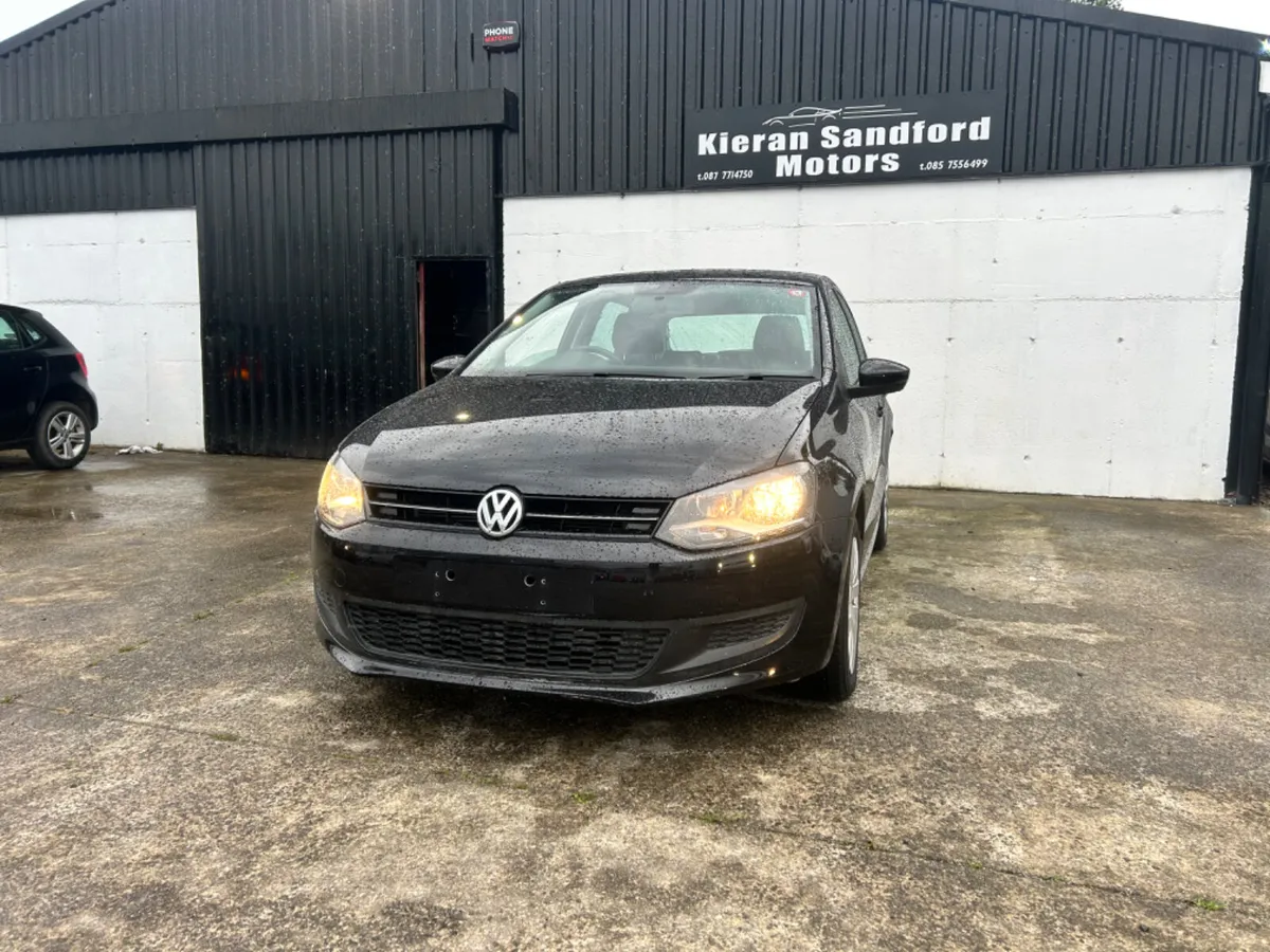 2014 Volkswagen Polo - Image 2