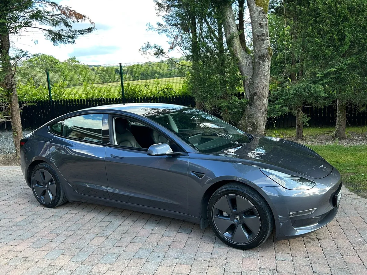 21 Tesla Model 3 AWD Long Range Tax 10/25 - Image 2