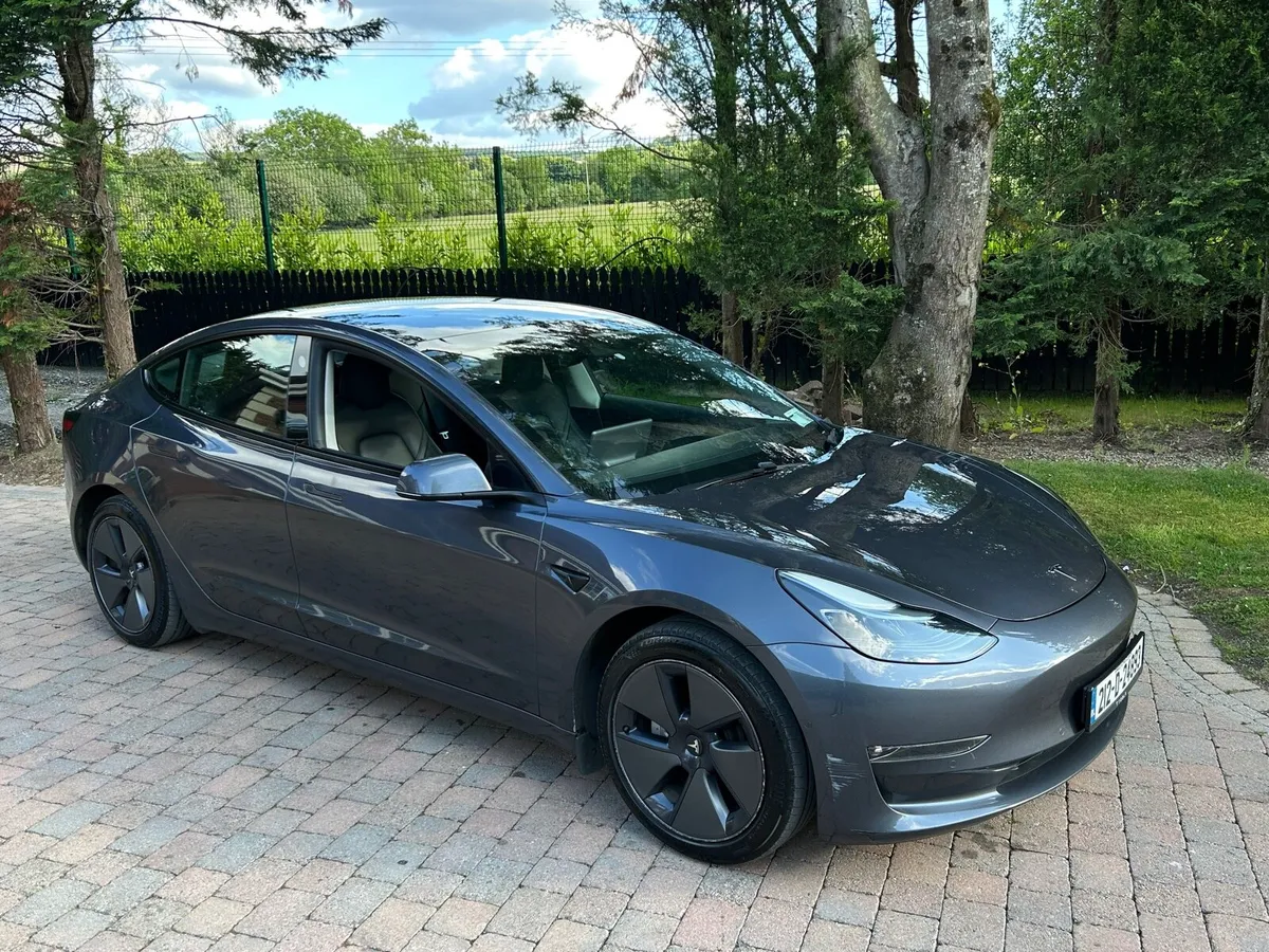 21 Tesla Model 3 AWD Long Range Tax 10/25 - Image 4