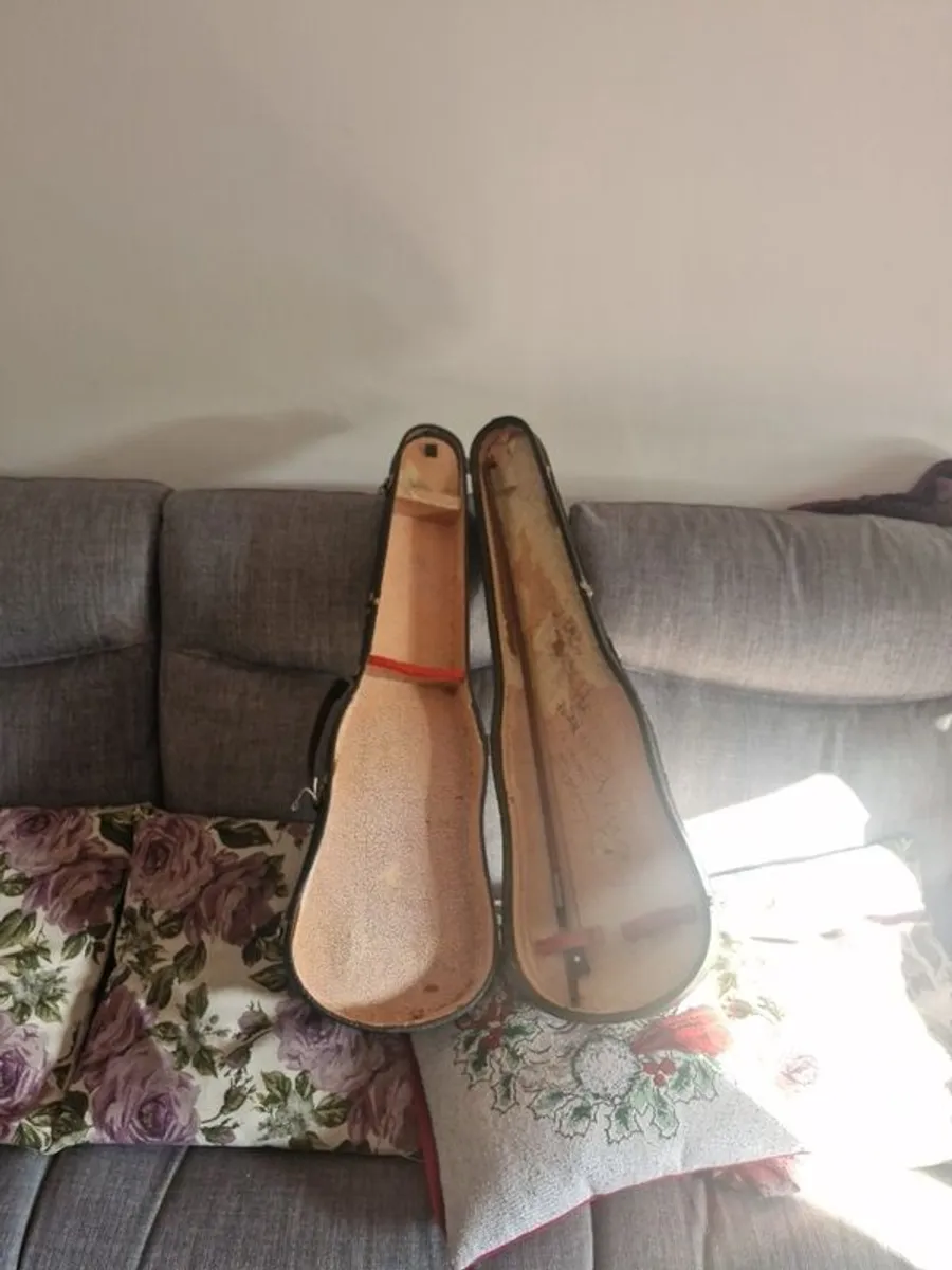Antique violin case in need of some repairs. Ideal restoration piece - Image 4