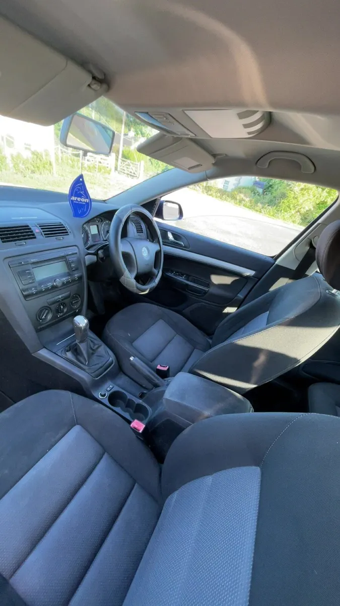 Skoda Octavia 1.4 petrol 2009 194km - Image 4