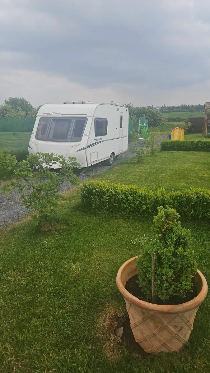 Caravan - Image 2