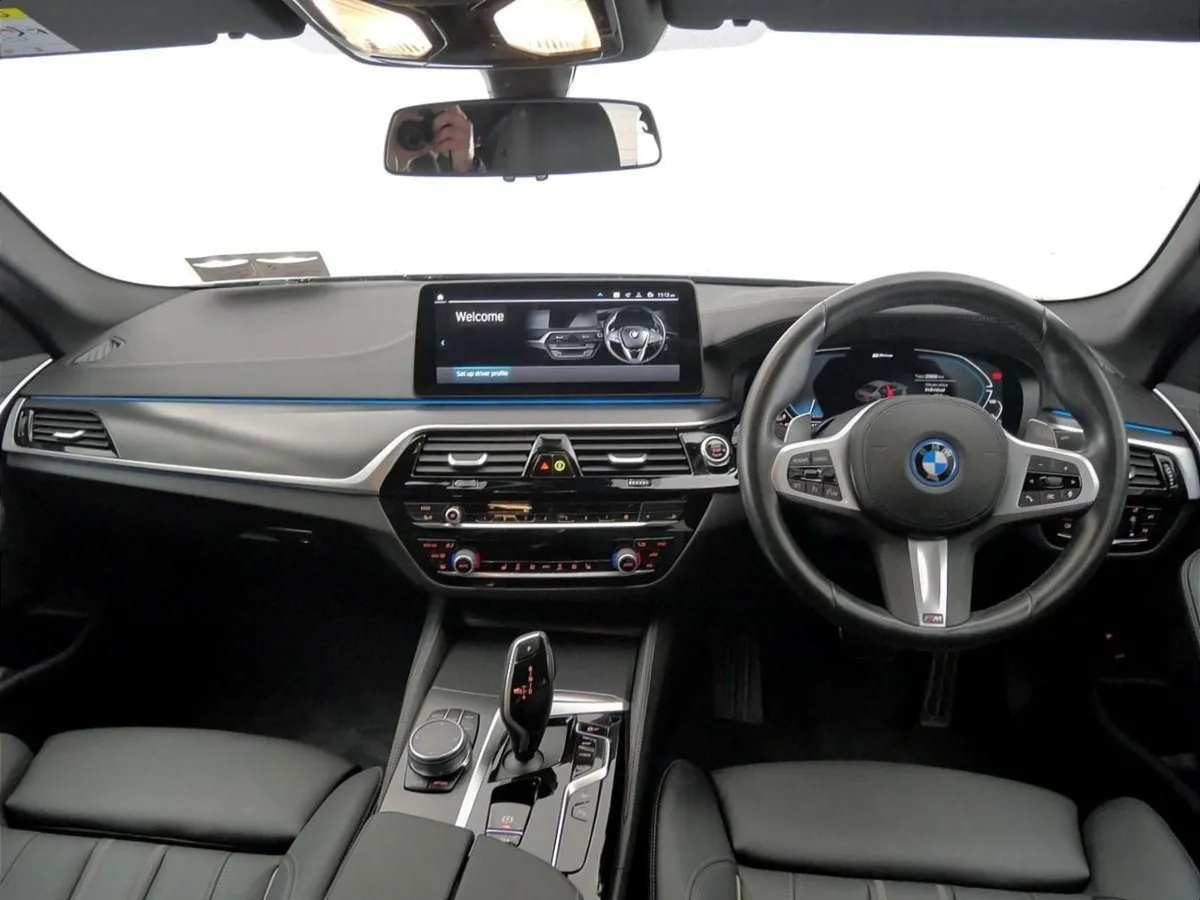BMW 5 Series 530e M Sport Saloon - Image 4