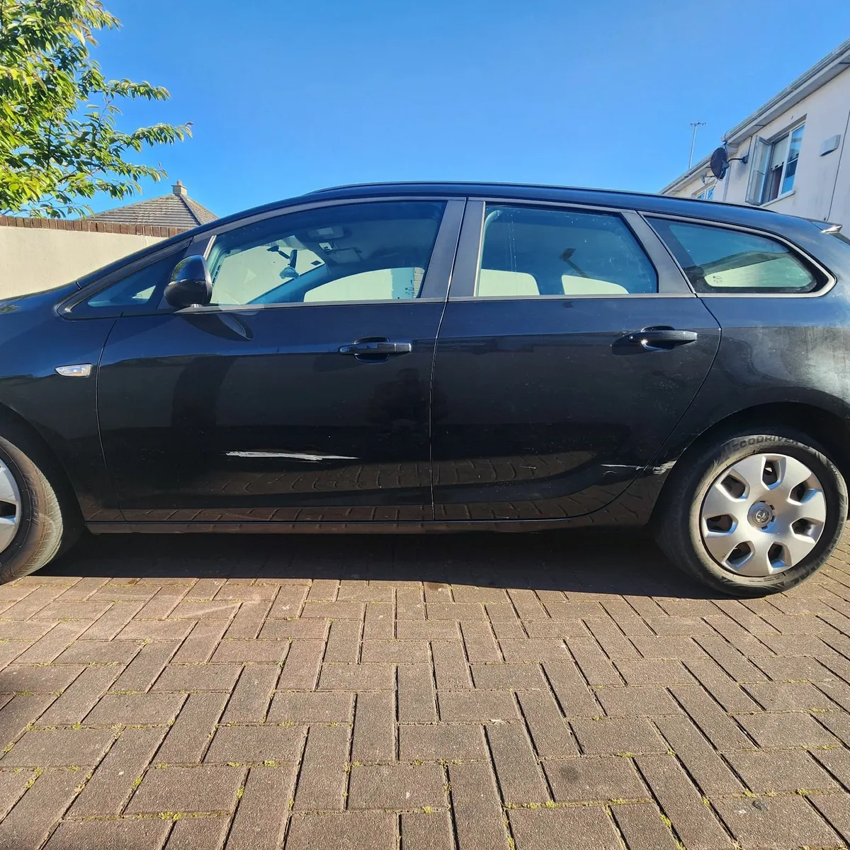 Vauxhall Astra 2012 - Image 2