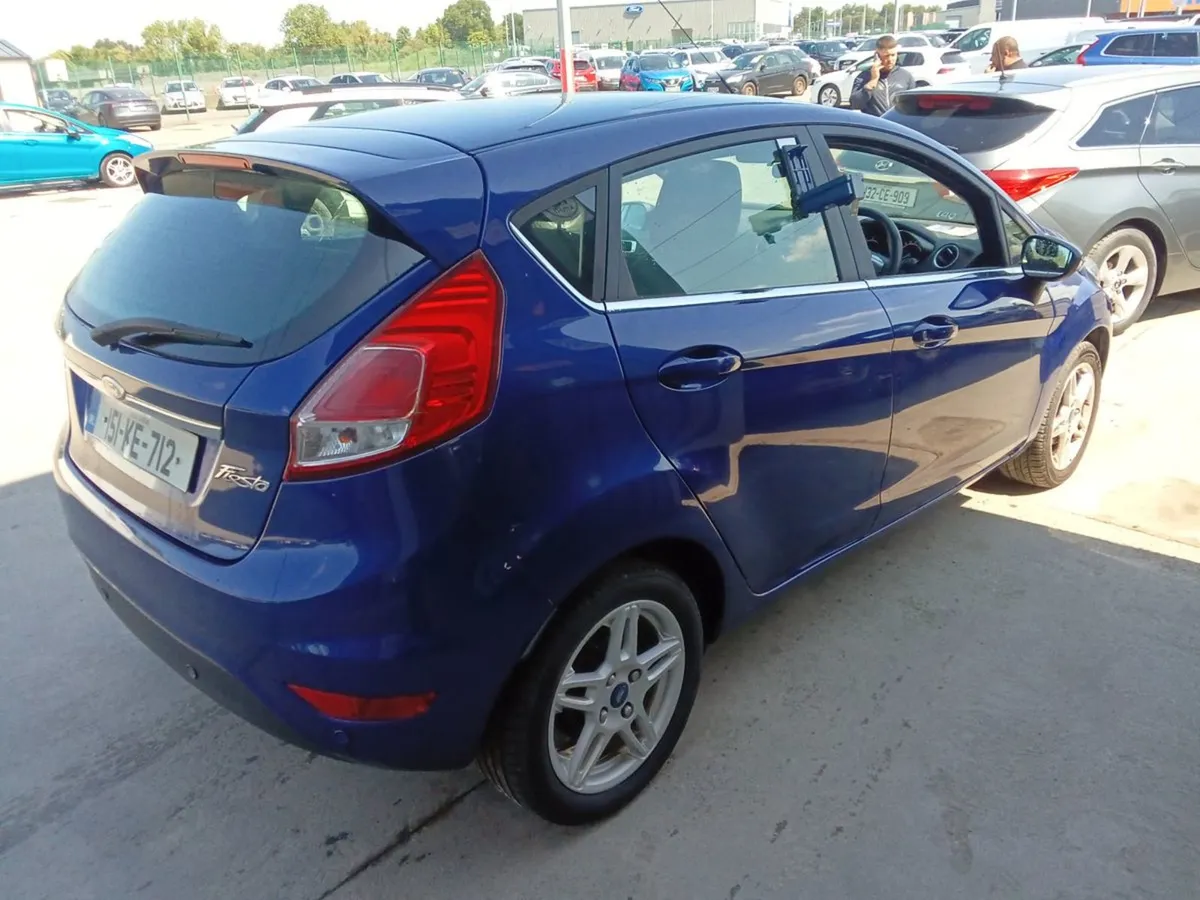 Ford Fiesta Titanium 1.25 60ps M5 4 - Image 4