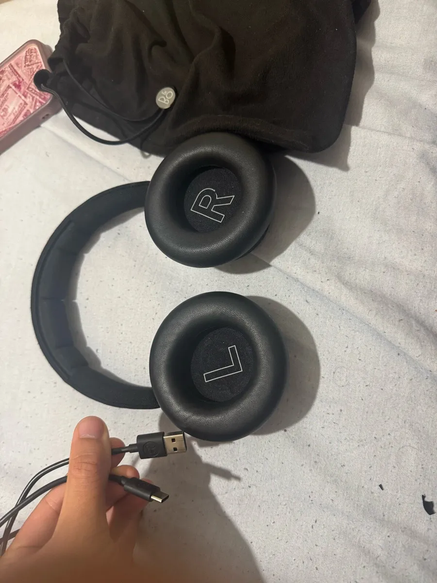 Bang & Olufsen Beoplay HX - Image 2