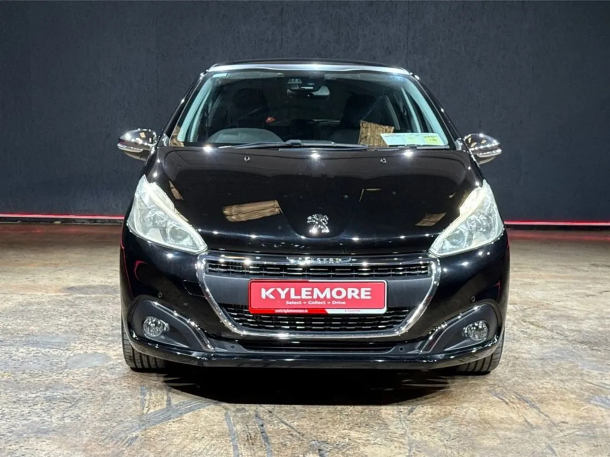 Peugeot 208 1.2 Automatic - Very Low Mileage - Pa - Image 2