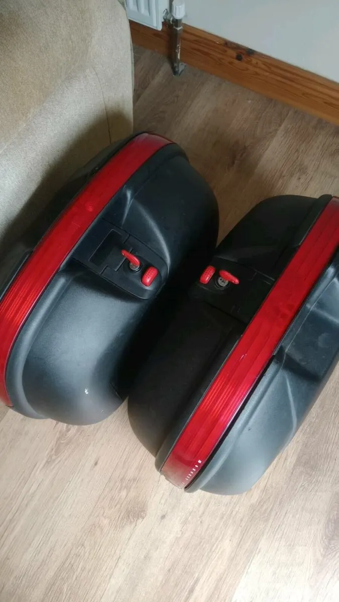Motorcycle givi panners - Image 1