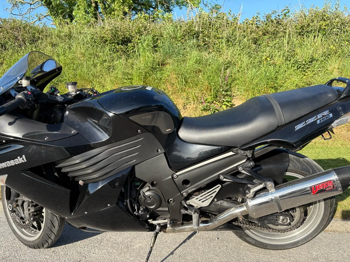Kawasaki ZZR1400 - Image 2