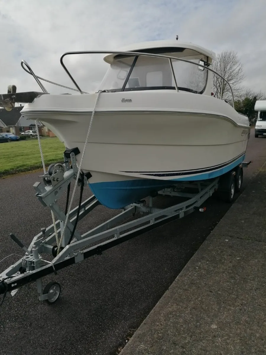 Quicksilver 640 Pilot House 100 HP Mercury - Image 2
