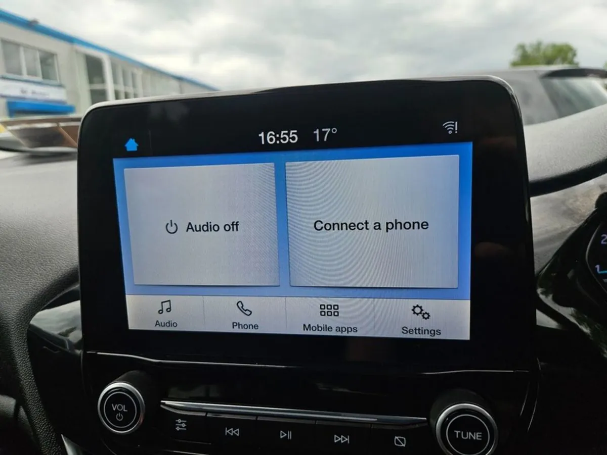 Ford Fiesta Active 1.0ecob 100PS M6 5DR 4D - Image 4