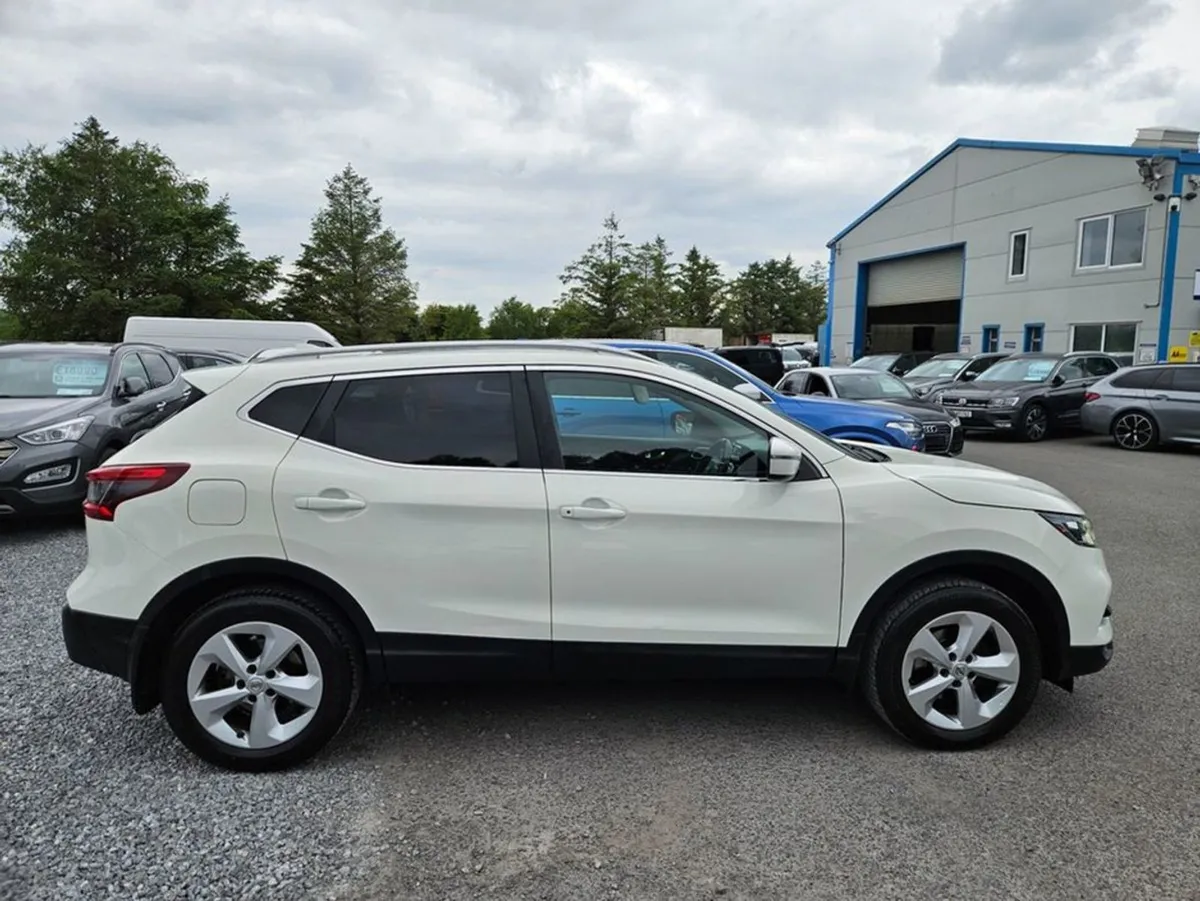 Nissan QASHQAI 1.3 SV SS My19 4DR - Image 4