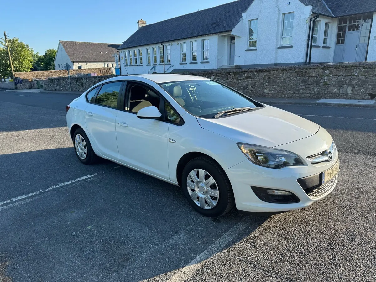 Opel Astra - Image 1