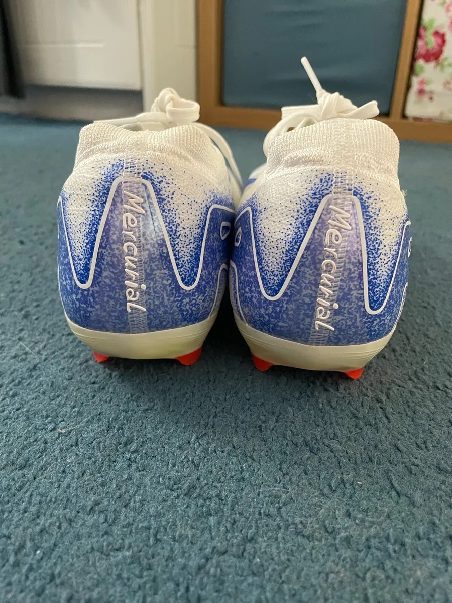 Football boots - Image 3