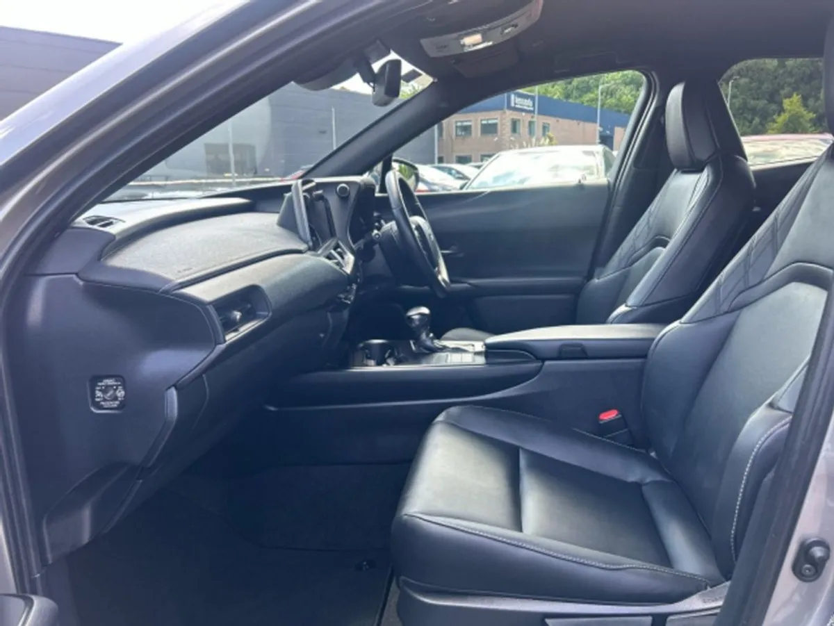 Lexus UX250h Dynamic - Image 2