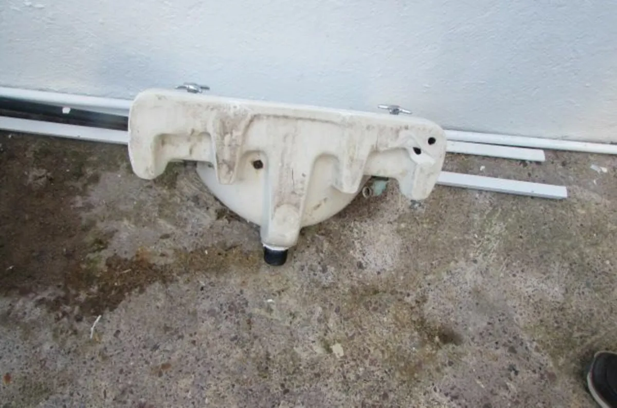Shires Sink for Sale - Image 4