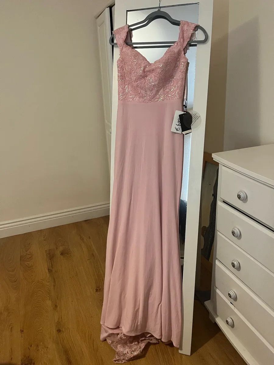 Debs Dress tags still on - Image 1