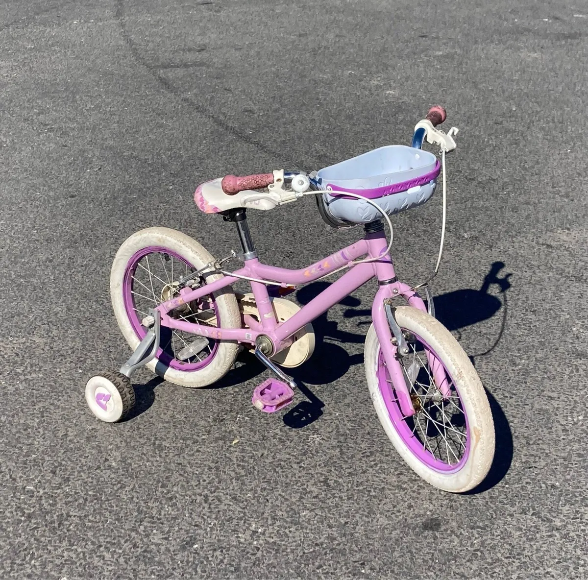 Girls bike - Image 1