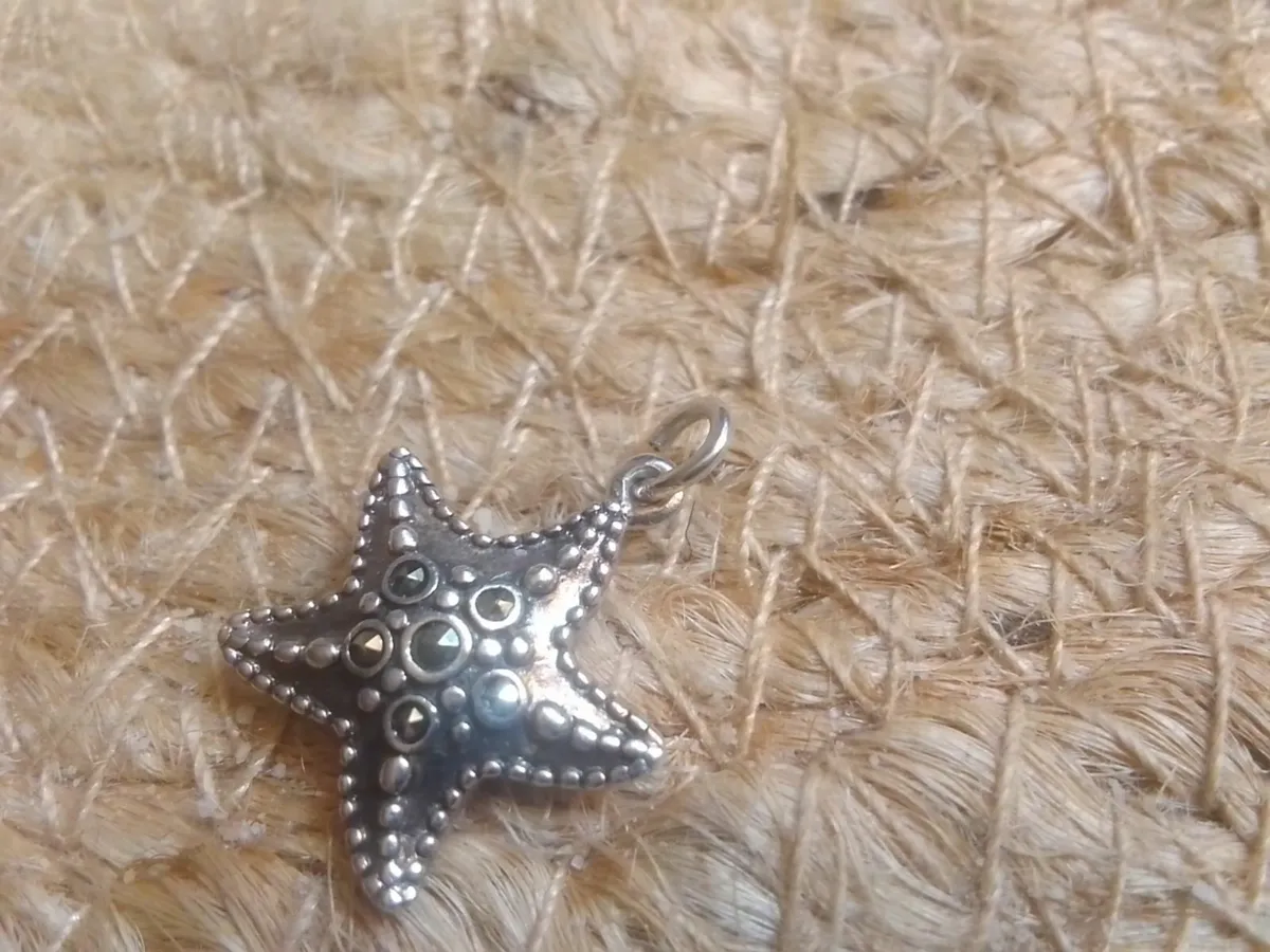 STERLING SILVER VINTAGE MARCASITE STARFISH - Image 1