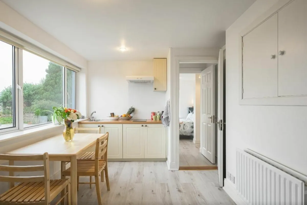Apartment for short term letting - Image 4