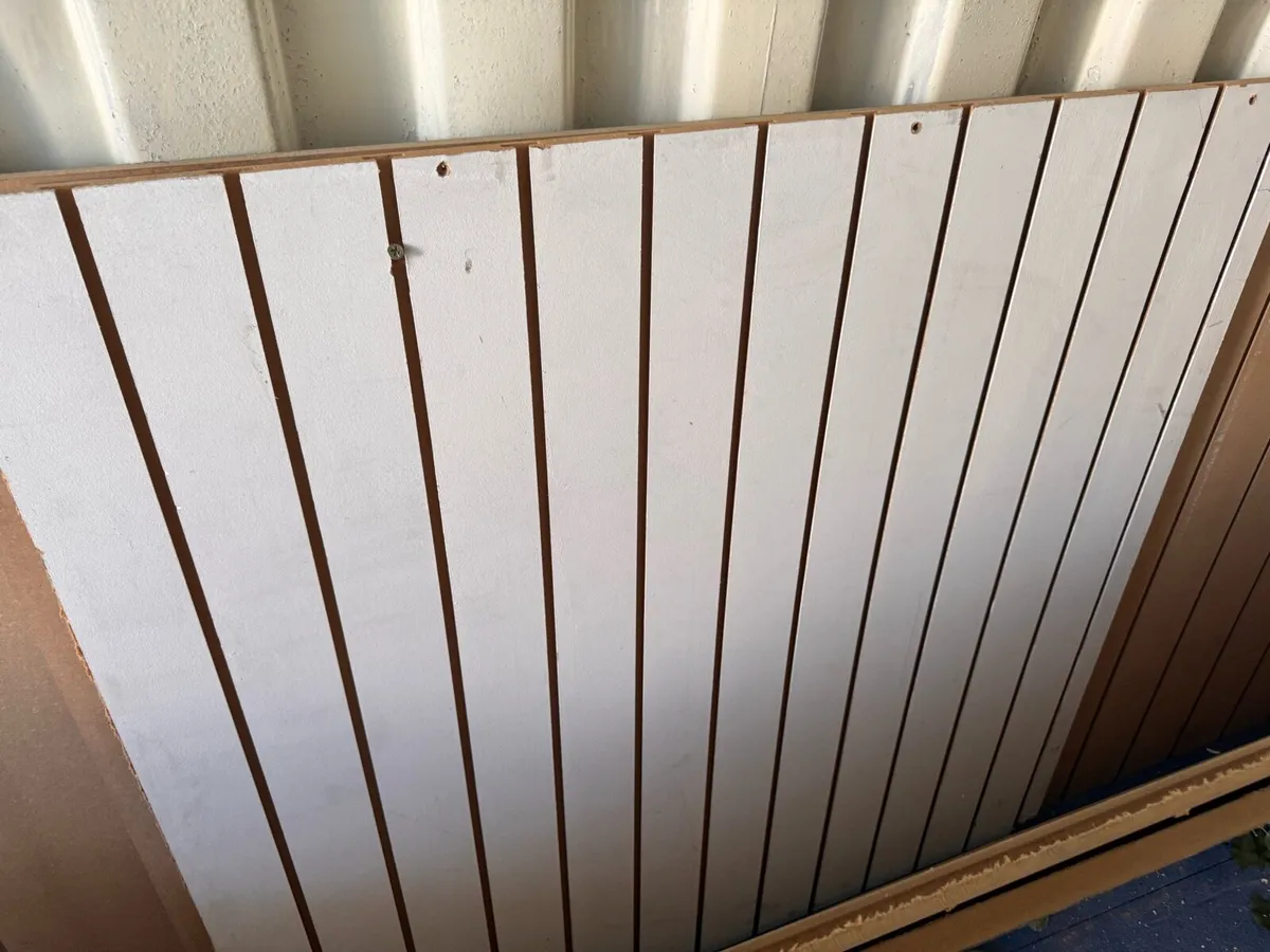 Slat wall - Image 2