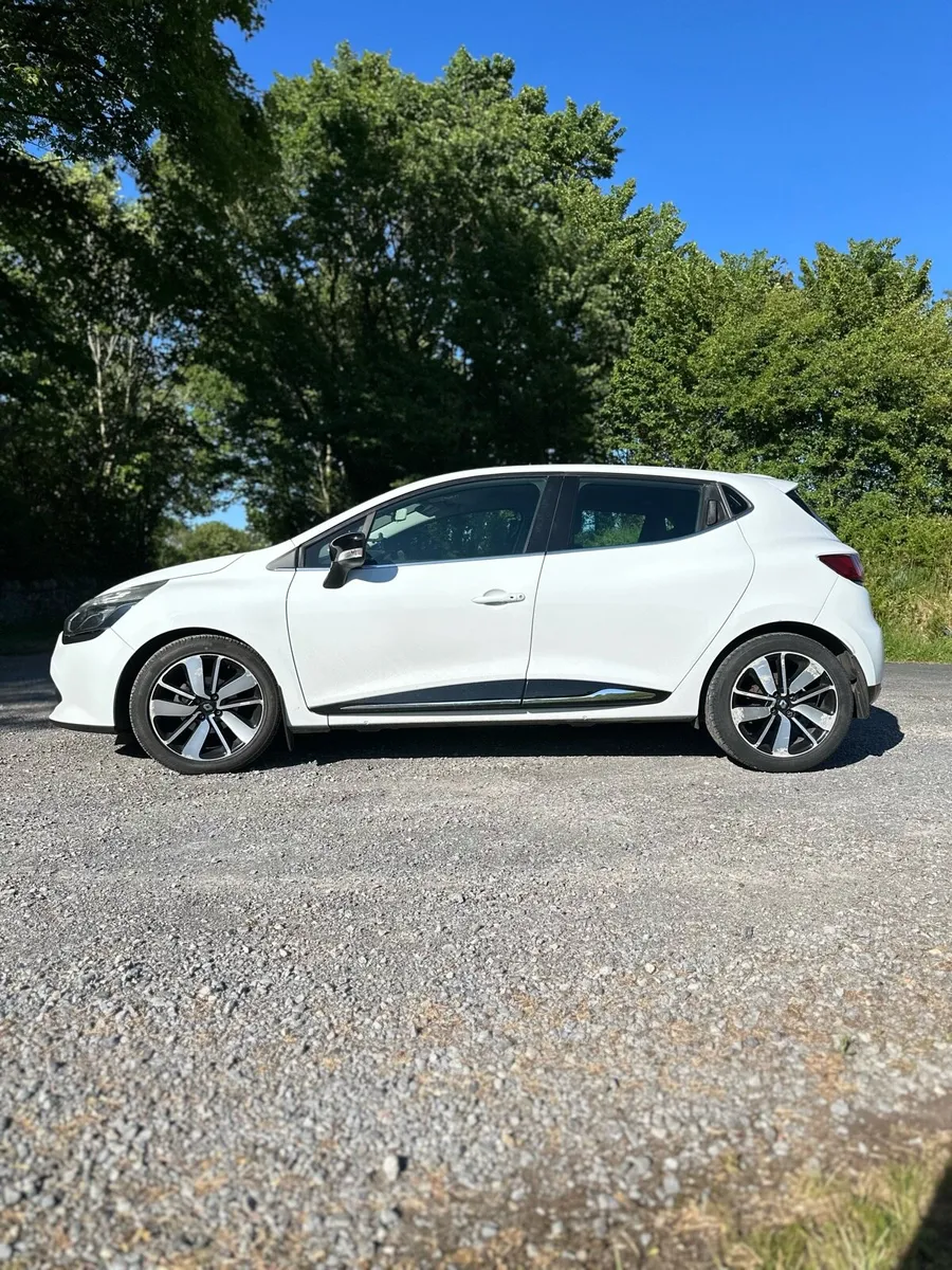 Renault Clio IV Dynamique S 1.5 DCI 90 - Image 2