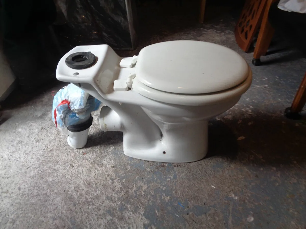 "Qualceram Toilet Bowl for Sale - Image 1