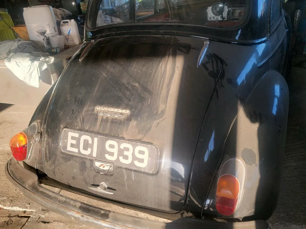 Morris minor x2 1967 black 1957white - Image 2