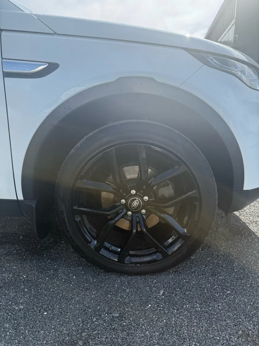 Car - Image 3