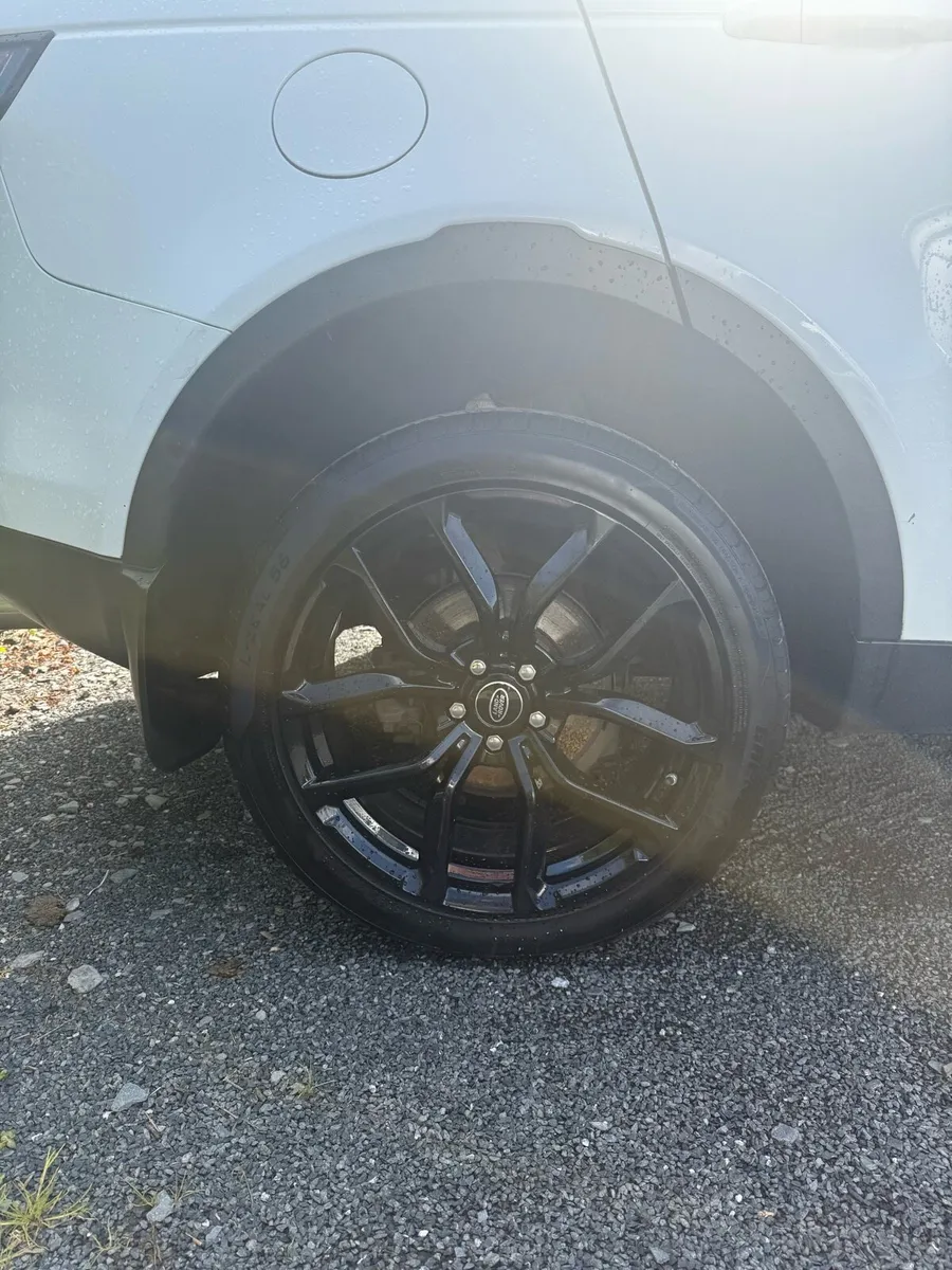 Car - Image 4