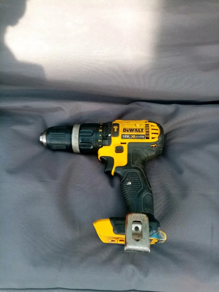Dewalt 18v XR LI-ION Battery Combi Hammer Drill - Image 1