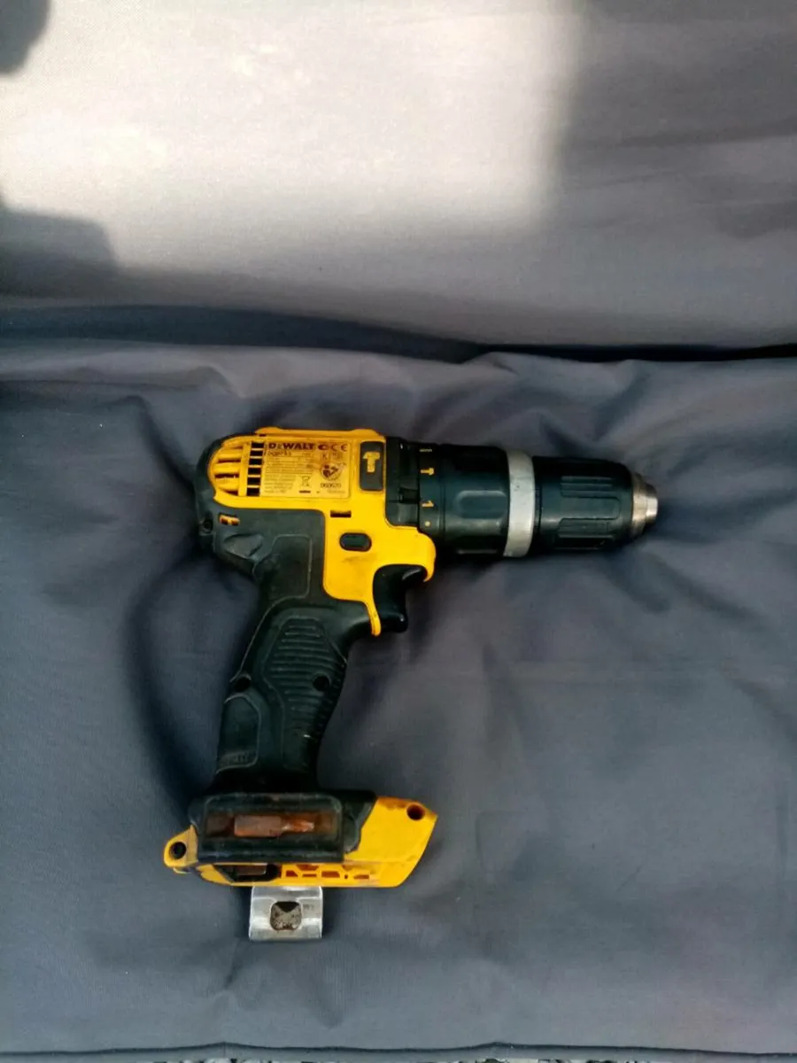 Dewalt 18v XR LI-ION Battery Combi Hammer Drill - Image 2