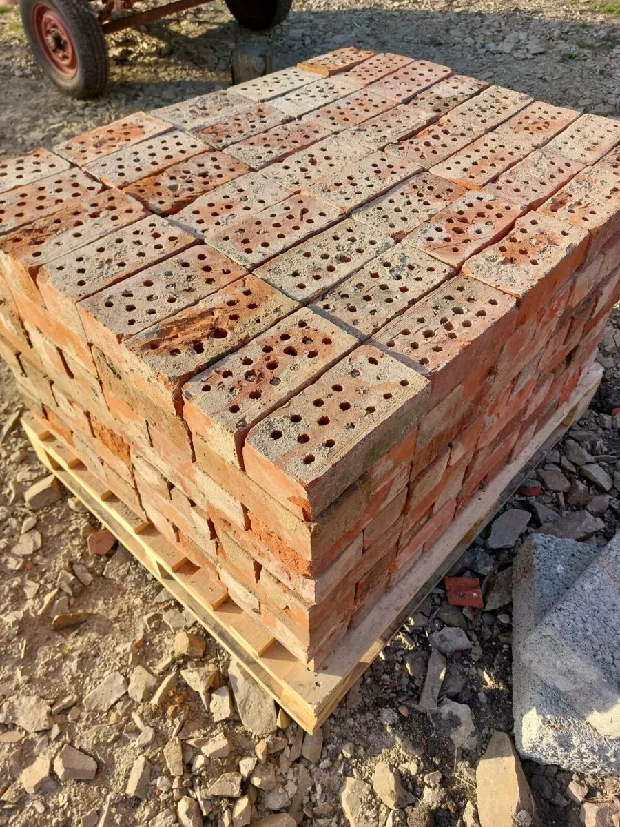 Reclaimed red brick - Image 1