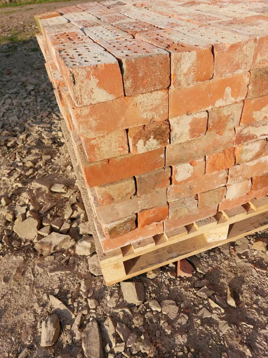 Reclaimed red brick - Image 2