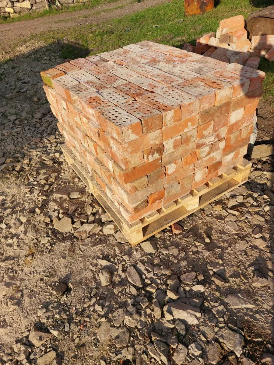 Reclaimed red brick - Image 3